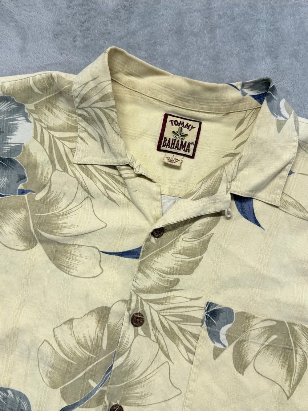 Tommy Bahama Shirt 100% Silk Camp Collar Short Sleeve Button Hawaiian Mens Large